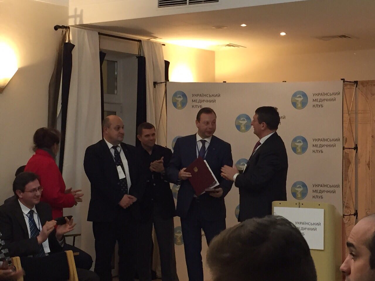 Президія Українського науково-медичного клубу відзначила лідера AIPM Ukraine Віктора Пушкарьова